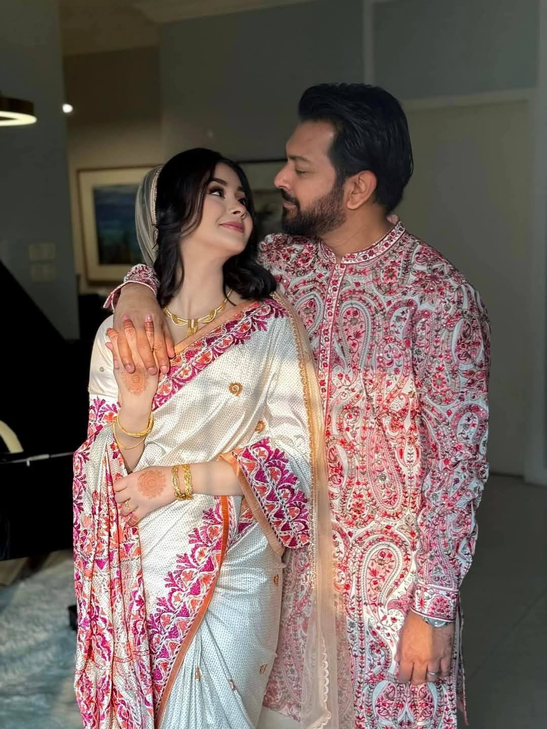 কাস্টম ডিজাইনড কাপল ড্রেস